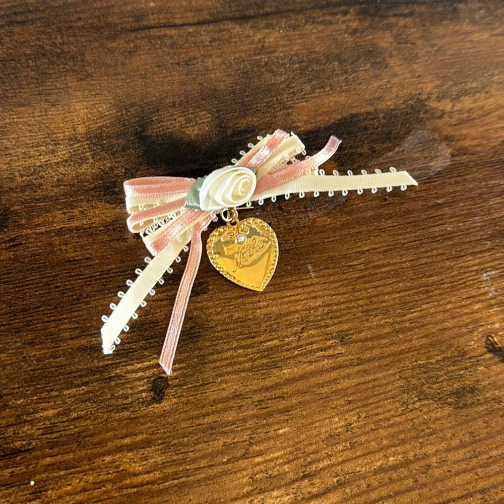 Avon Ribbon & Hearts Pin - Ivory & Pink Ribbon with Goldtone Heart - Mother